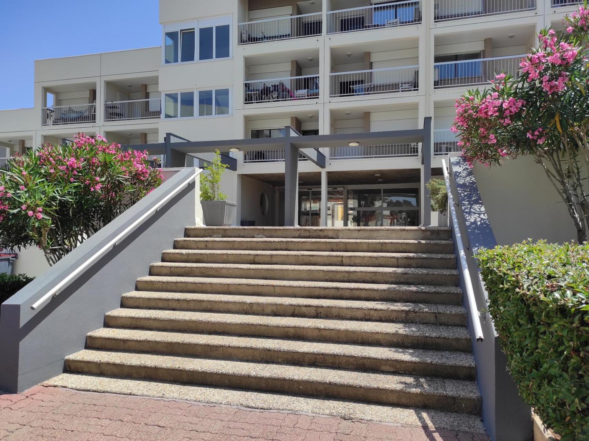 Port Studio Piscine, Parking, Prive,Navette Aeroport آجد الغرفة الصورة